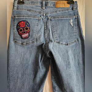 Lucky Brand Women's Skinny Jeans with Embroidered Sugar Skull Patch - Blue